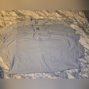 4 grey Hanes tee-shirts, never worn